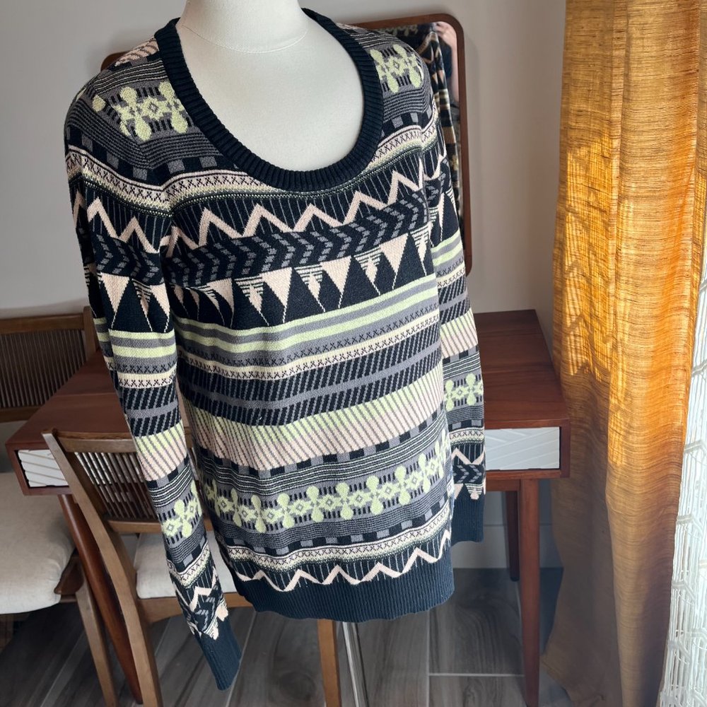 Unique Volcom Sweater Size Medium - image 2